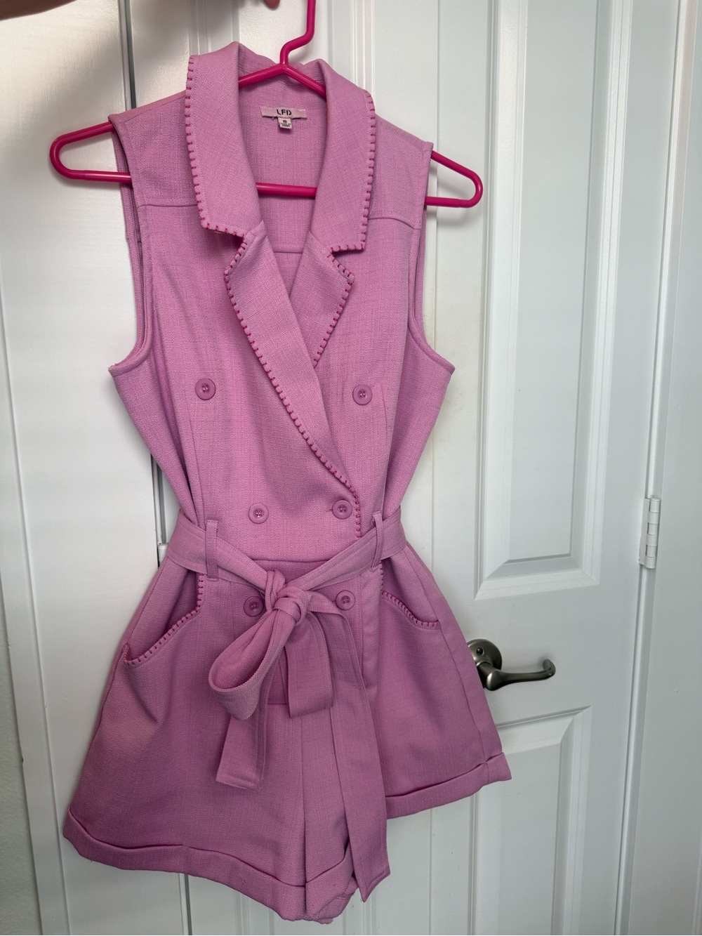 💗 LFD Bright Pink Knit Romper Notched Collar Button Front Sash Tie Waist 💕